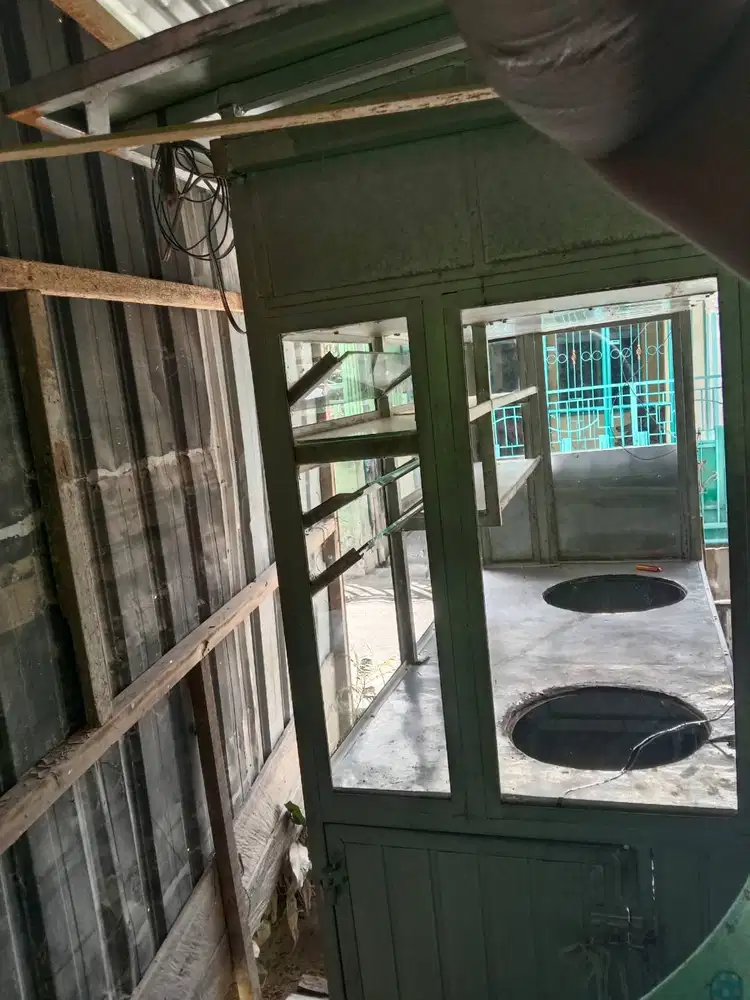 Etalase gerobak dan rangka becak