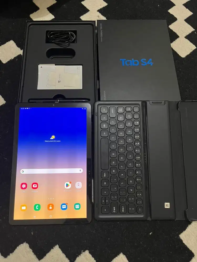 Galaxy Tab S4 ram 4/64gb Cell WiFi Mulus Like new no minus fullset
