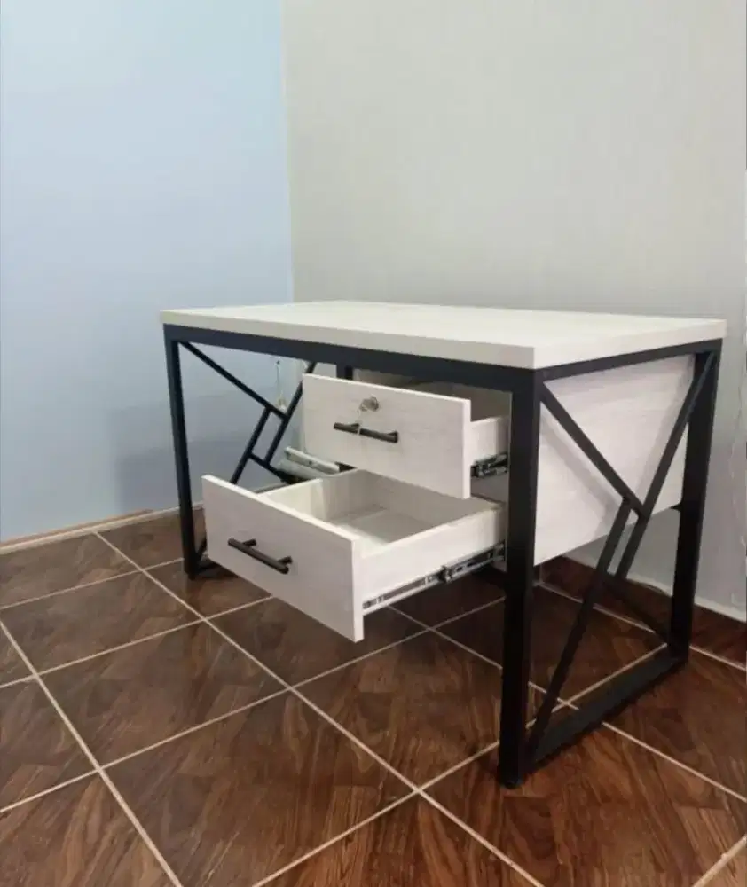 Meja Kerja / Meja Kantor / Meja Belajar