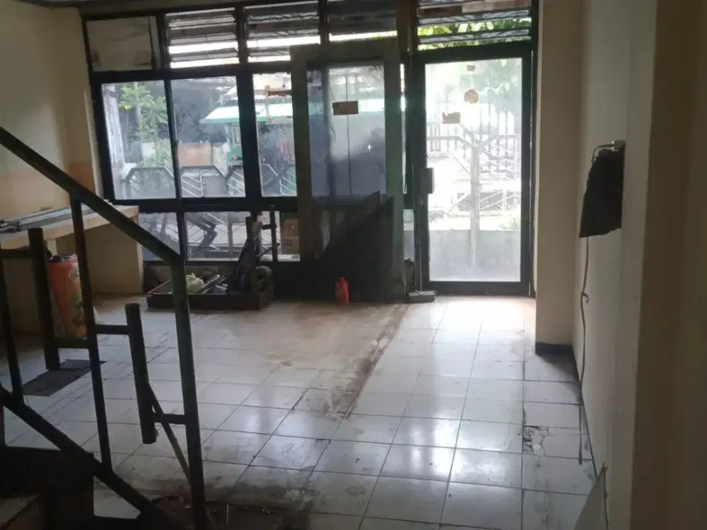 RUKO MANYAR 0 JALAN RAYA 2 LANTAI DISEWAKAN