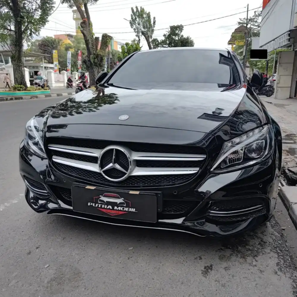 40.000km..! Mercedes-Benz C200 W205 Avantgarde AT 2014 Hitam