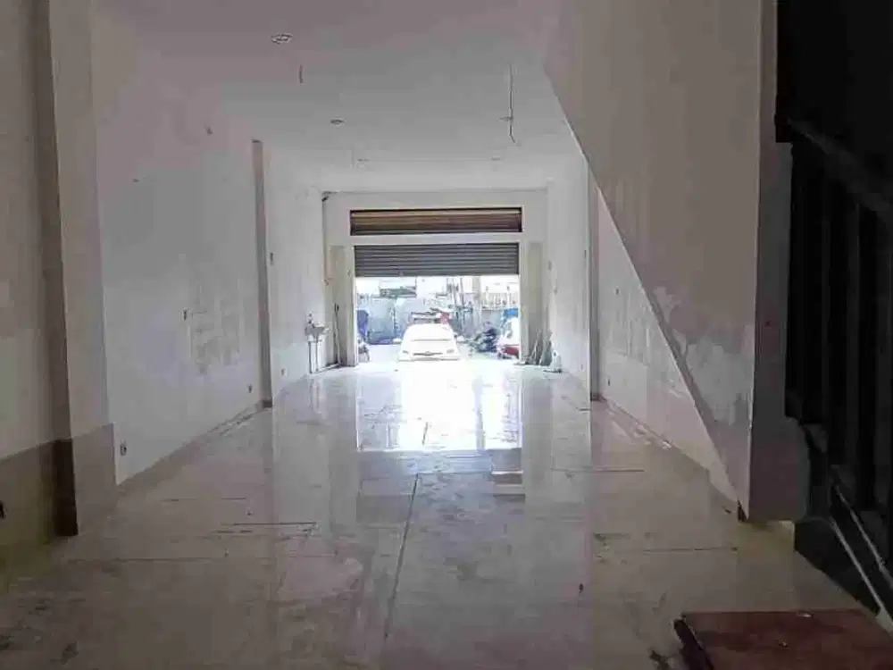 Di sewakan ruko komersil 3 lantai di green ville jakarta barat