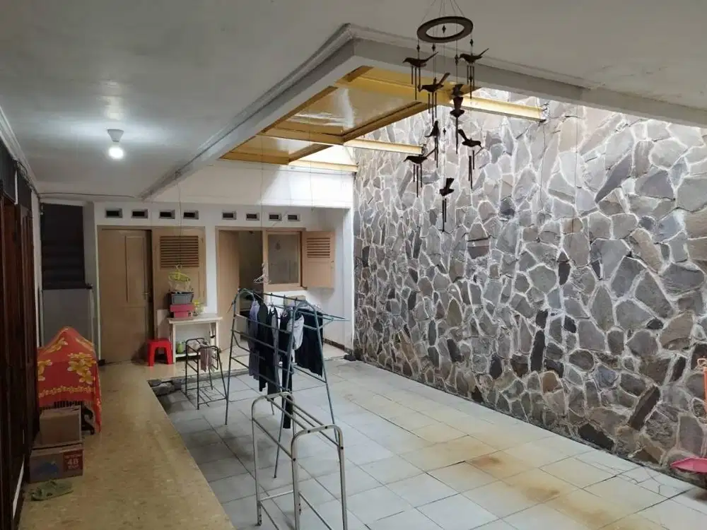 DIJUAL RUMAH JALAN KINIBALU - SEMI FURNISHED