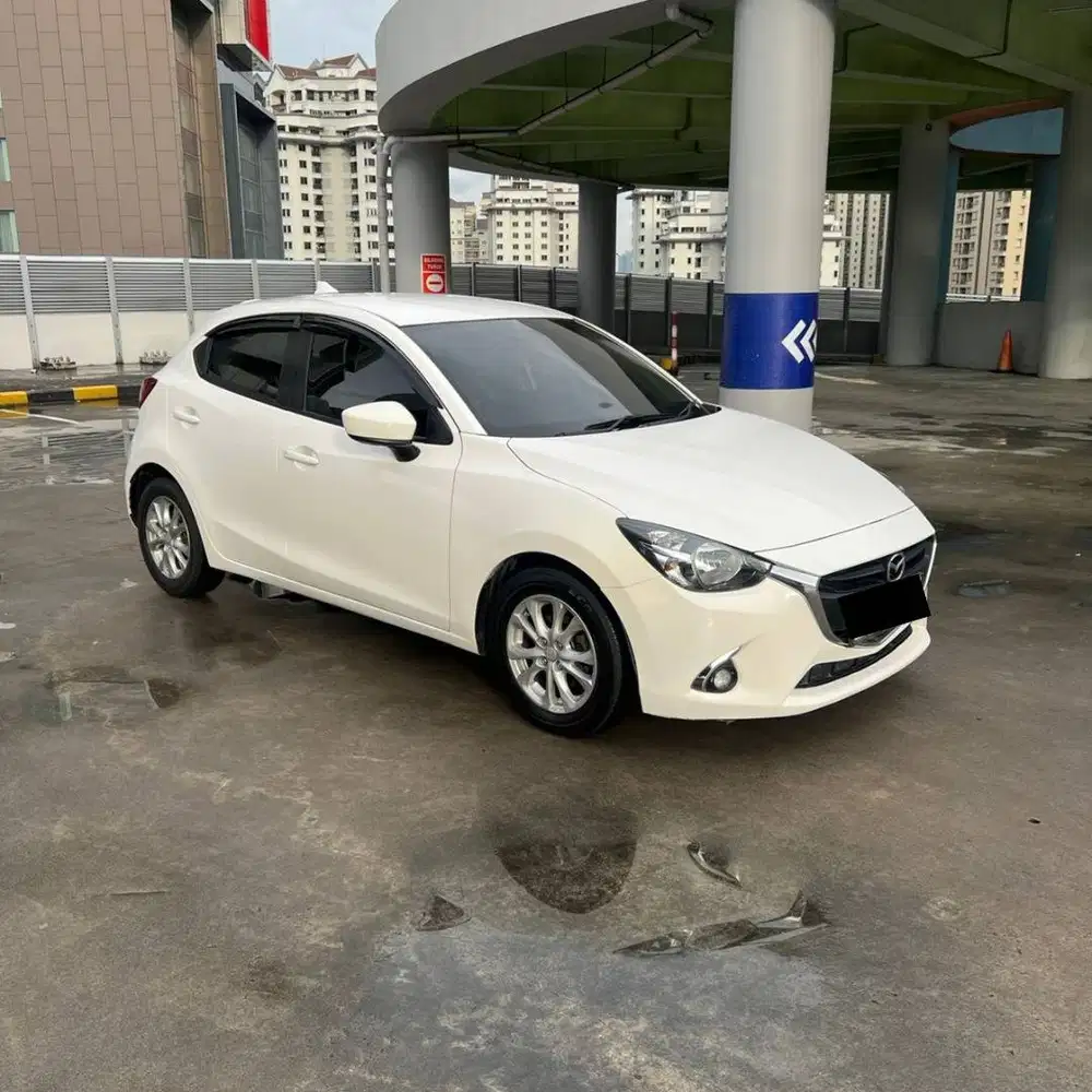 MAZDA 2 V 1.5 A/T 2015