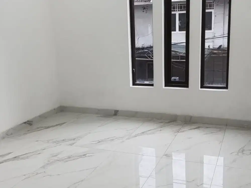 dijual bangunan baru taman palem lestari