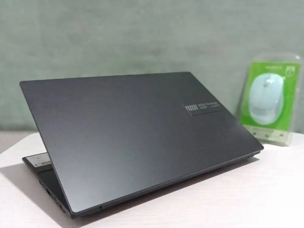 ASUS VIVOBOOK GO E1404FA // RYZEN 3-7320U // RAM 8