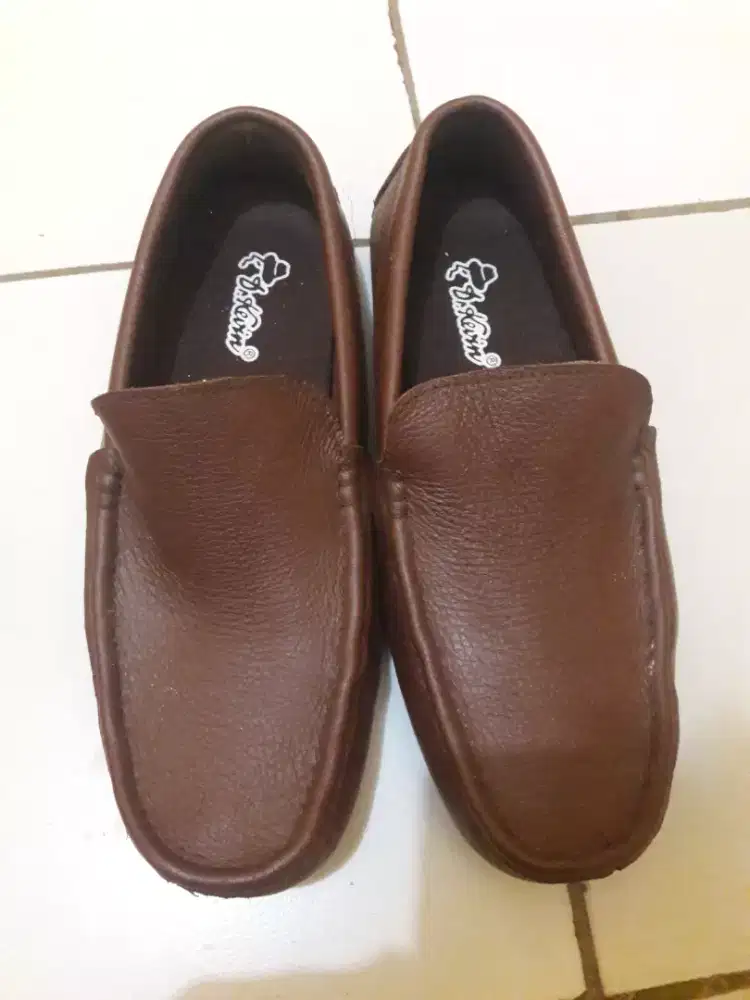 Dijual Sepatu pria merk drkevin !