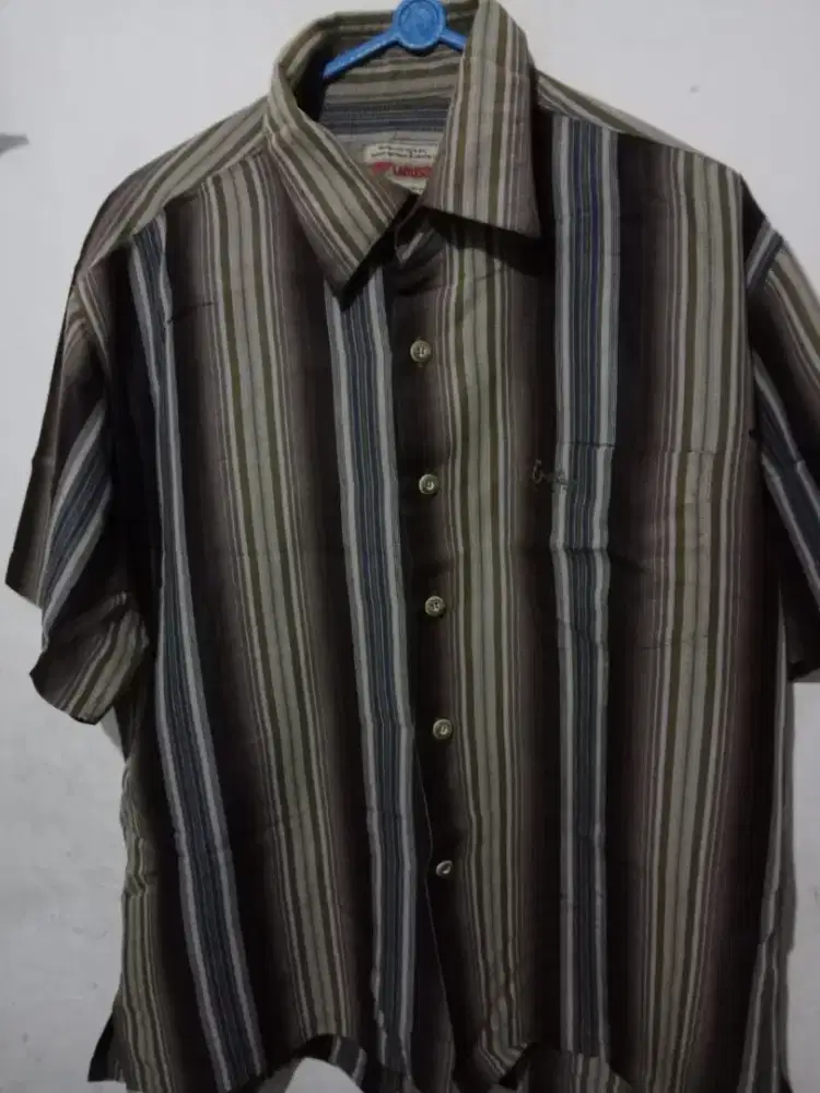 Kemeja atasa larusso sz l