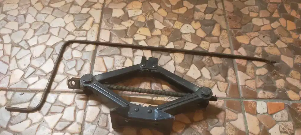 Dongkrak jembatan 2ton