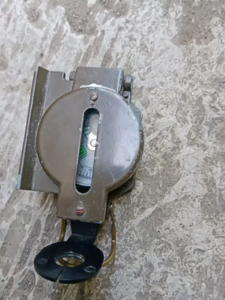 Kompas jadul ori masih pungsi