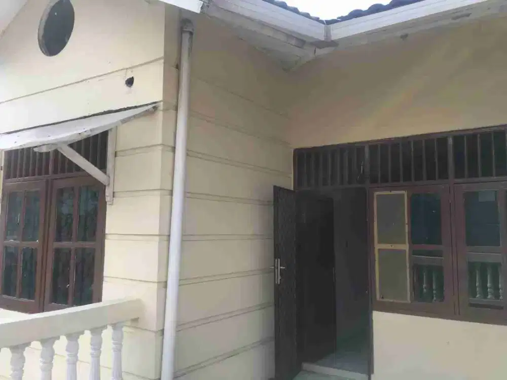 Rumah bebas banjir di Kelapa Gading