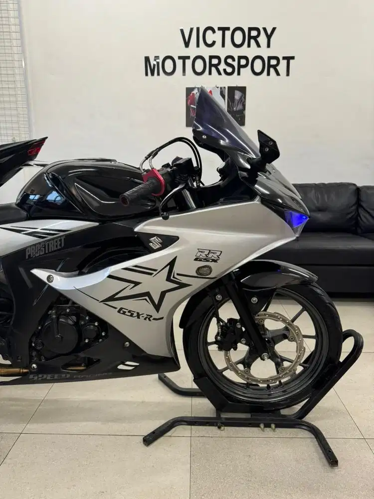 Suzuki GSX-R 150 Keyless 2021 warna Hitam GSX R 150 CC Sport Bike