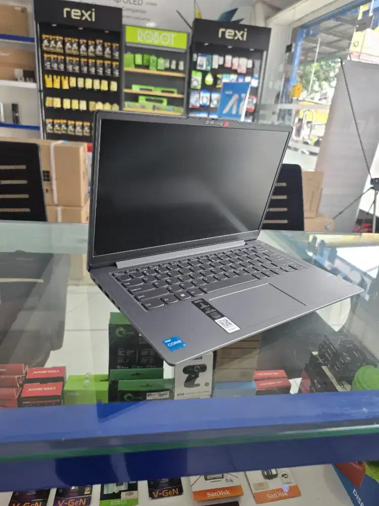 LAPTOP LENOVO IDEAPAD CORE i3-1315U RAM 8GB SSD 512GB