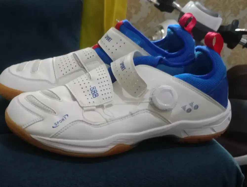 Sepatu badminton BOA Merk Sport