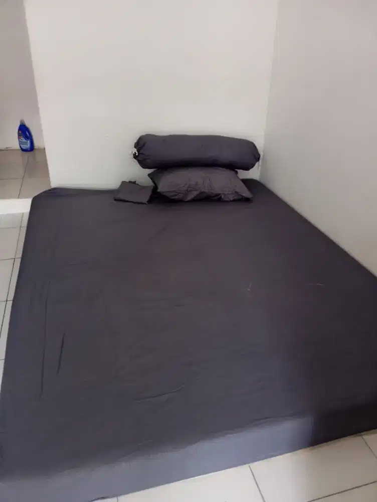 Kosan  pake Ac Deket Halim setasiun kereta cepet