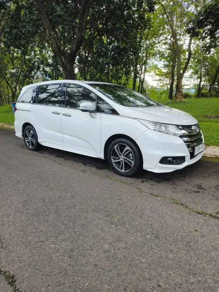 Honda Odyssey Prestige 2.4 2014 Type Tertinggi KM Rendah!