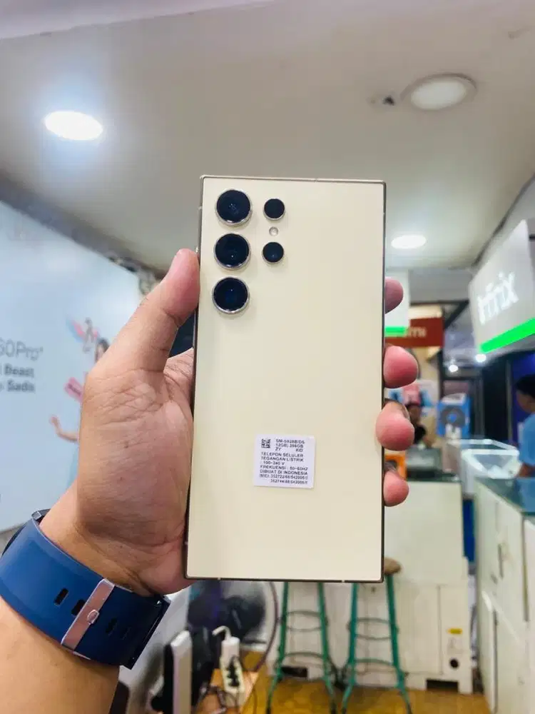 Samsung Galaxy S24Ultra 12/256gb Like New