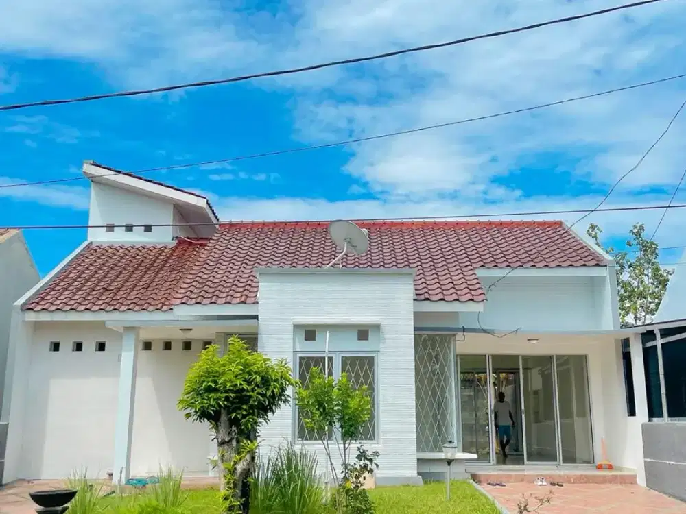 Rumah di kompleks perumahan Meninting