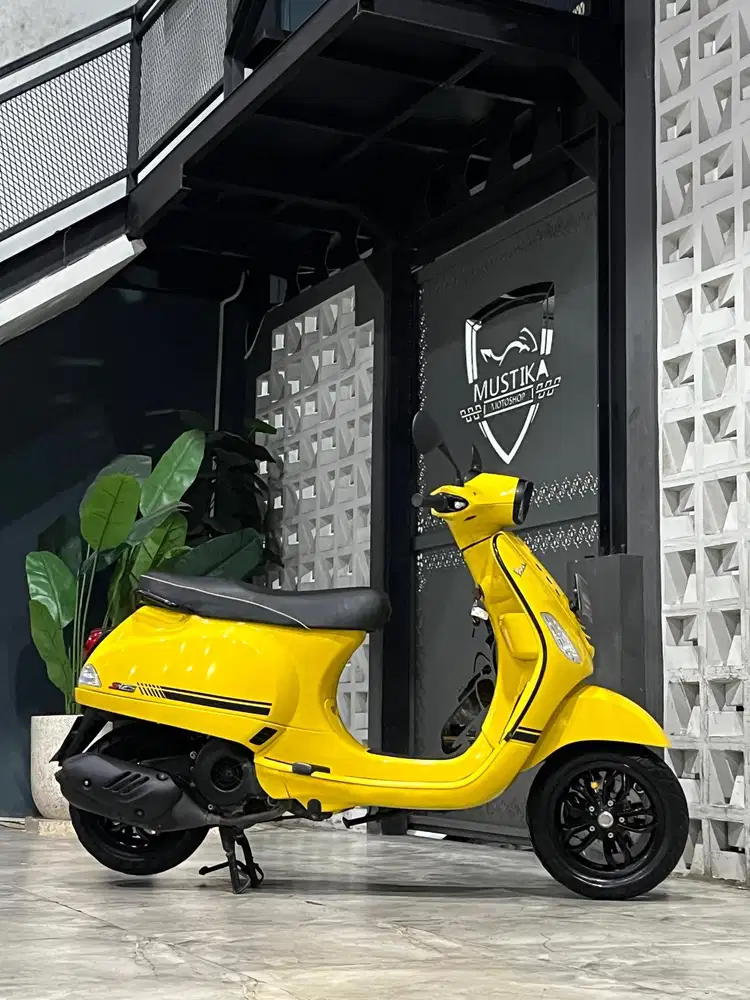 Termurah!!Vespa S125 iget th 2022 - Ayu Mustika