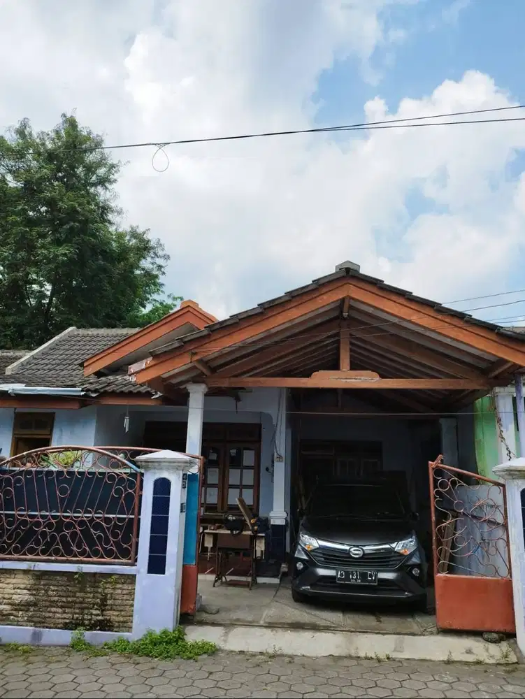 DIJUAL RUMAH SIAP HUNI LOKASI STRATEGIS DEKAT JL MAGELANG, JL. PALAGAN