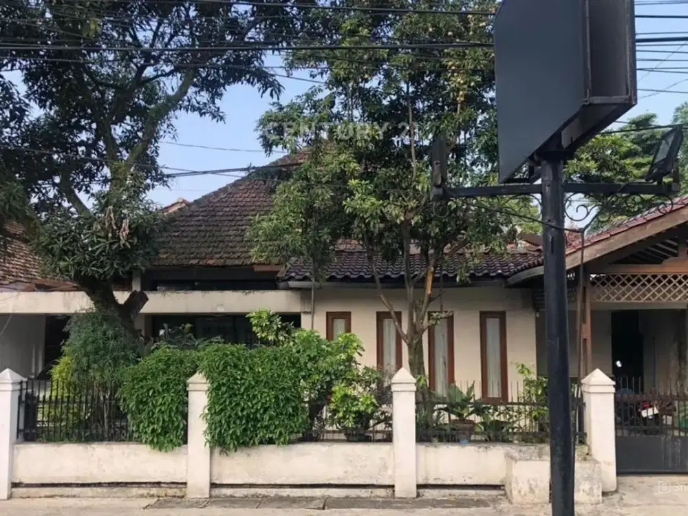 Rumah Semi Furnished Tengah Kota Sayap Riau Bandung