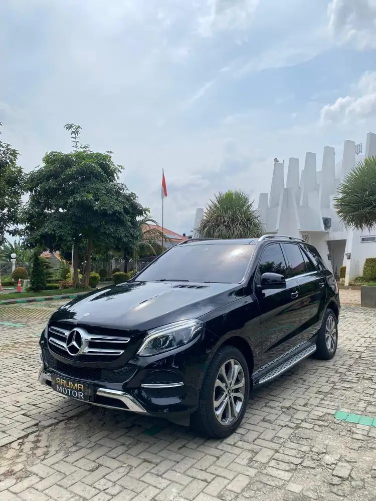 Mercy GLE250 Diesel 2018 black on black Full options panoramic low km