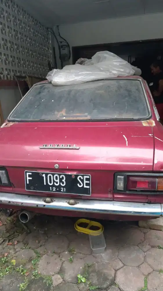 Dijual toyota corolla tahun tua.