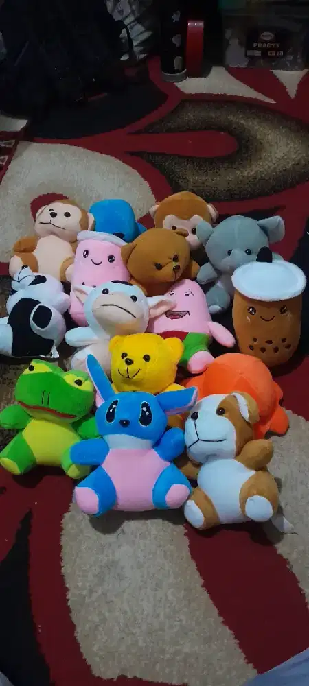 Boneka karakter lucu