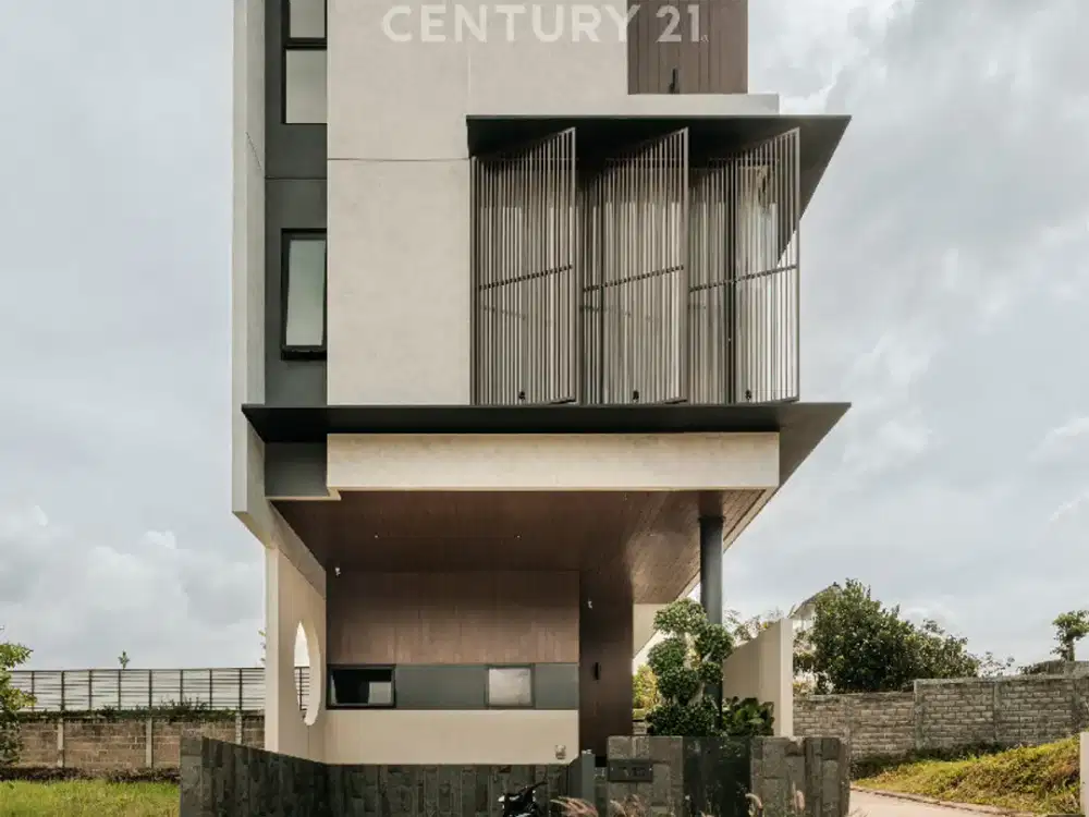 Rumah Mewah Setraduta Hegar 3 Lantai Full Furnish / SIAP TINGGAL