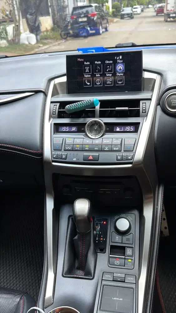 Lexus NX200t 2015 Bensin