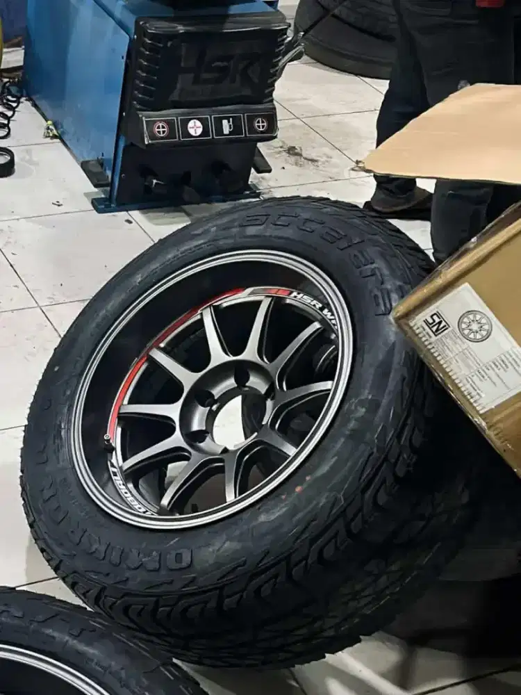 Jual ban Accerela 265/60 R18 4biji