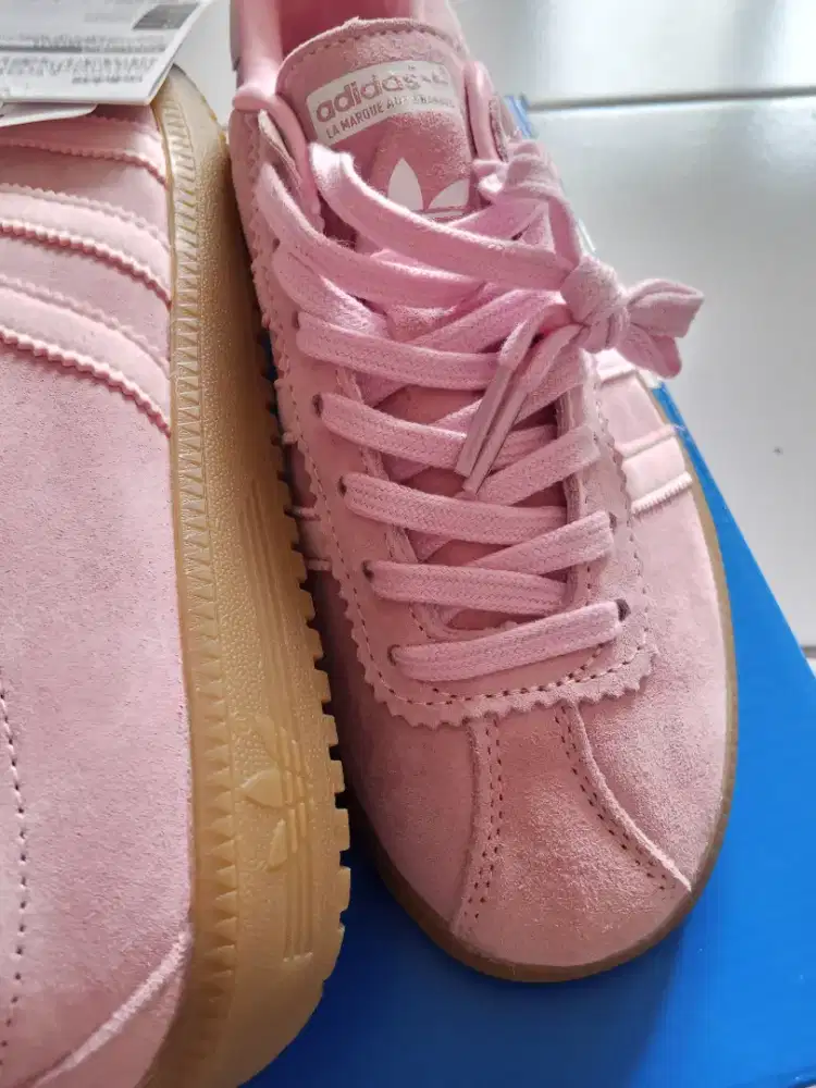 SEPATU ADIDAS ASLI. JUAL RUGI! JUAL CEPAT!