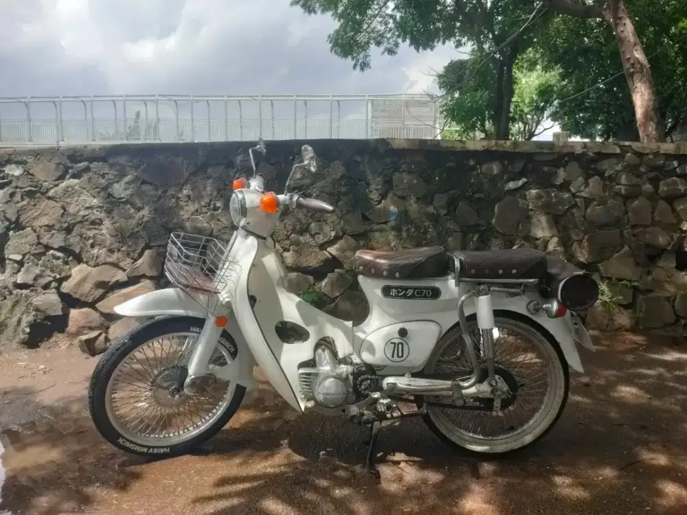 Jual Honda c70 1975 komplit