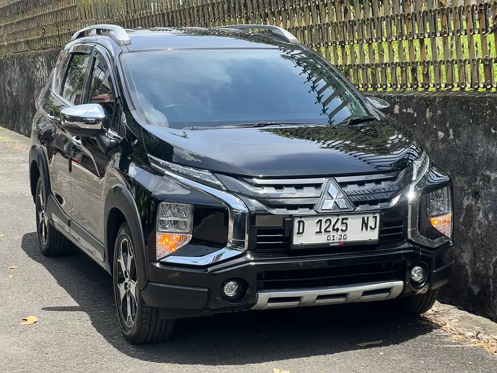 Xpander Cross AT 2019 Hitam Original