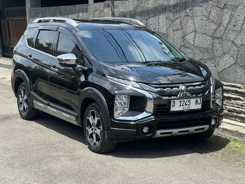 Xpander Cross 1.5 AT 2019 Hitam Original