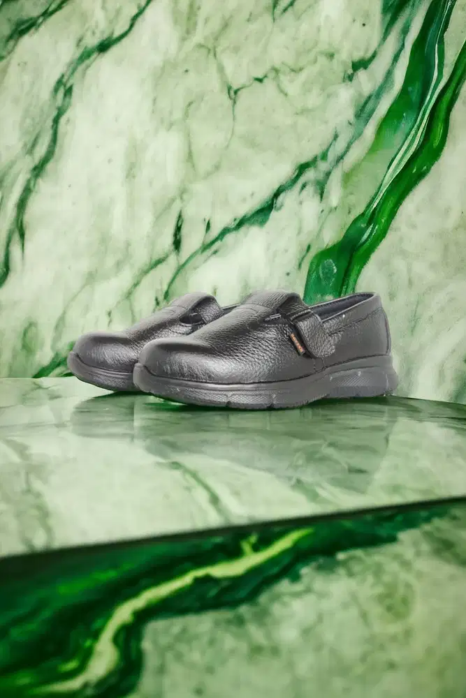 Promo besar Sepatu safety untuk outdoor Cikande