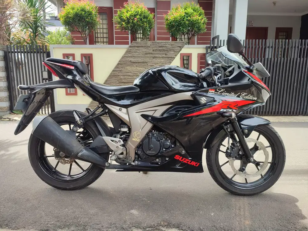 SUZUKI GSX R 150 TAHUN 2017