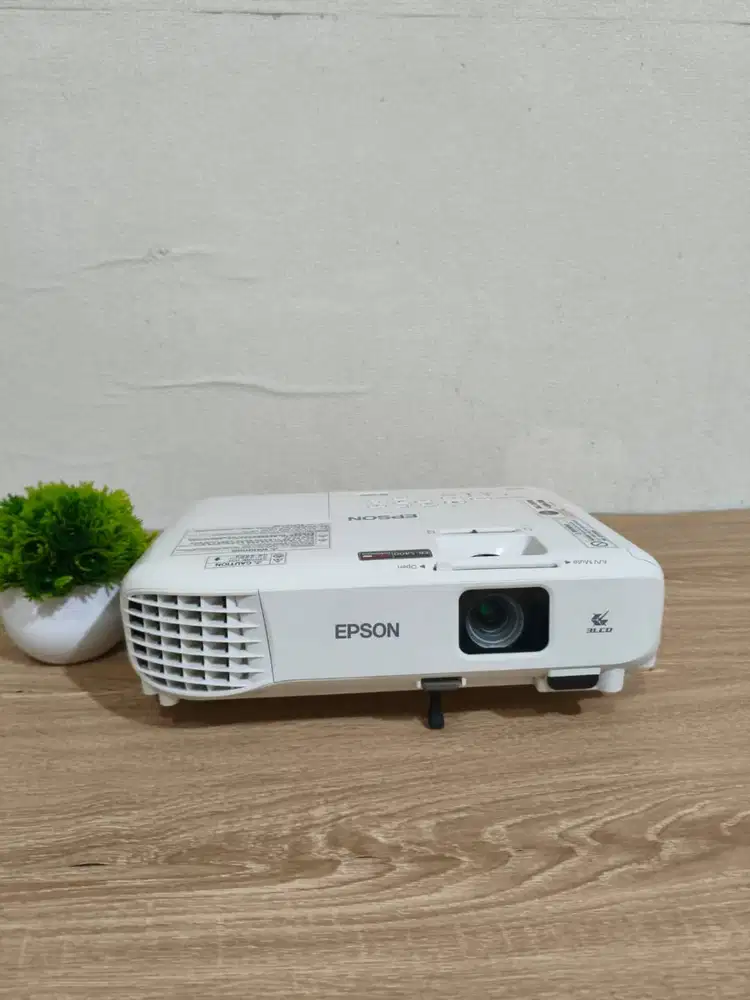 Proyektor Murah Epson EB S400 3LCD System 3200 Lumens SVGA 15.000:1