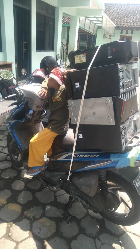 Jual beli komputer bekas