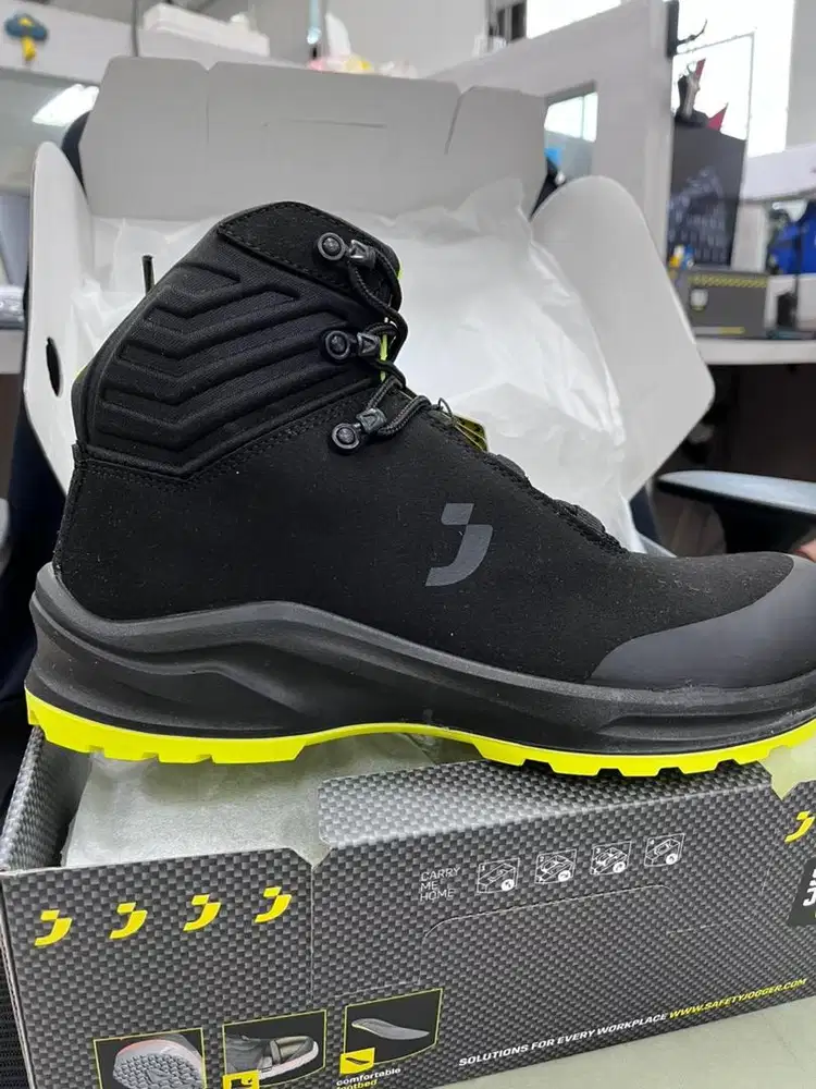Sepatu safety brand Jogger