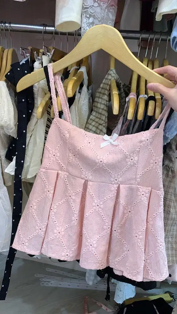 Atasan Pink Aesthetic Pink