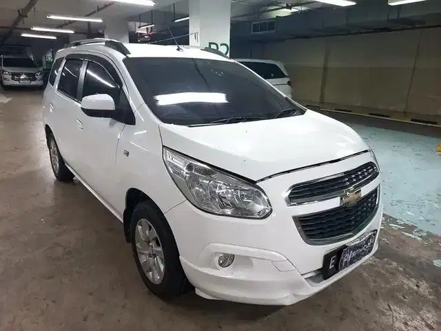 DP Rendah  5JT Chevrolet Spin 1.5 LTZ Bensin-MT 2015 Putih