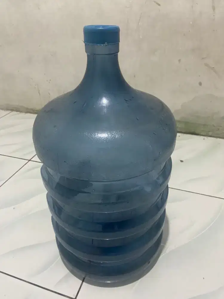 Galon Aqua isi ulang