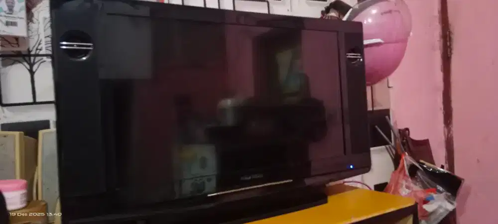 Tv polytron semi tabung