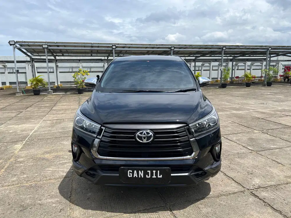Toyota Kijang Innova Venturer Diesel a/t  2022 Hitam Met