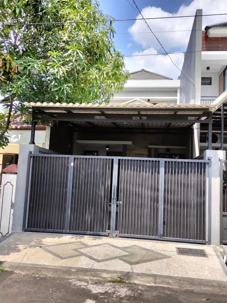 Dijual Rumah Rungkut Asri Barat 2 Lantai Siap Huni Lokasi Strategis