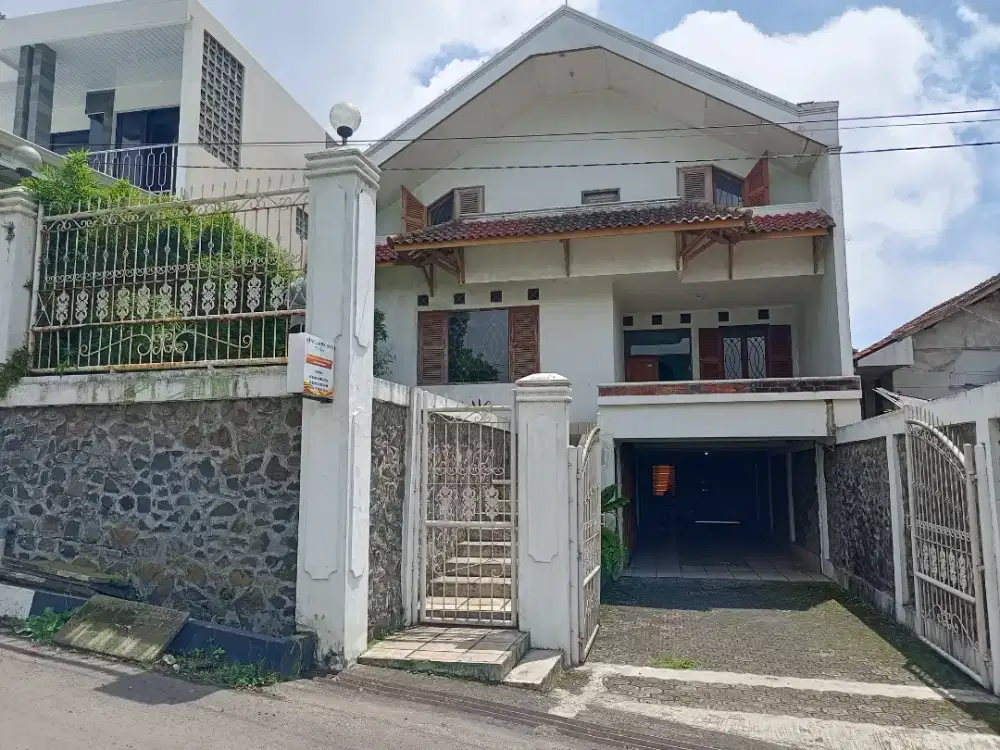 Dikontrakan rumah mewah di lembang 5kt 5km