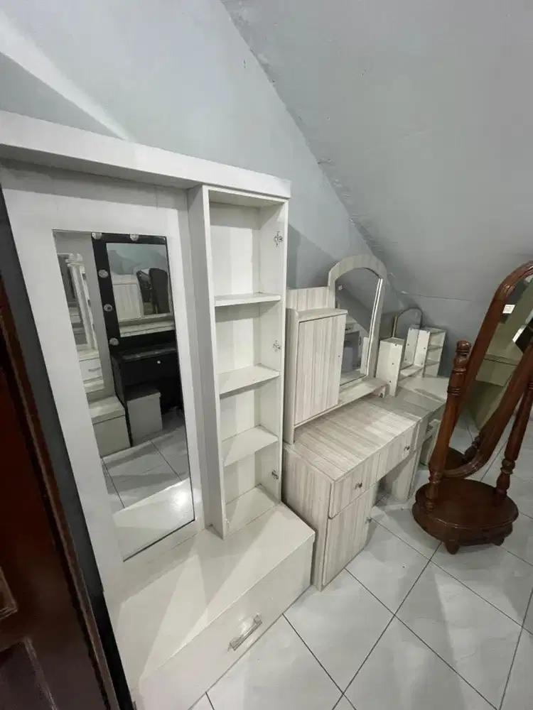 CASH DAN CREDIT FURNITURE MARELAN