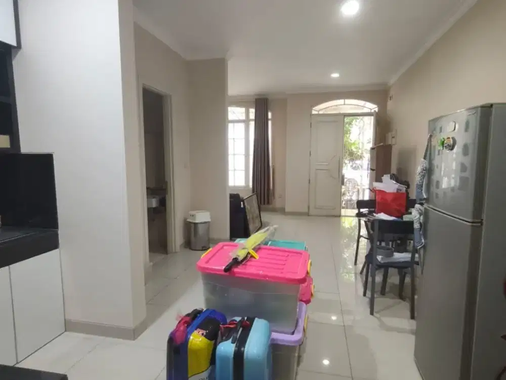 Dijual Cepat Rumah Green Lake City 2Lantai Furnished di Cluster West Europe dekat Club House