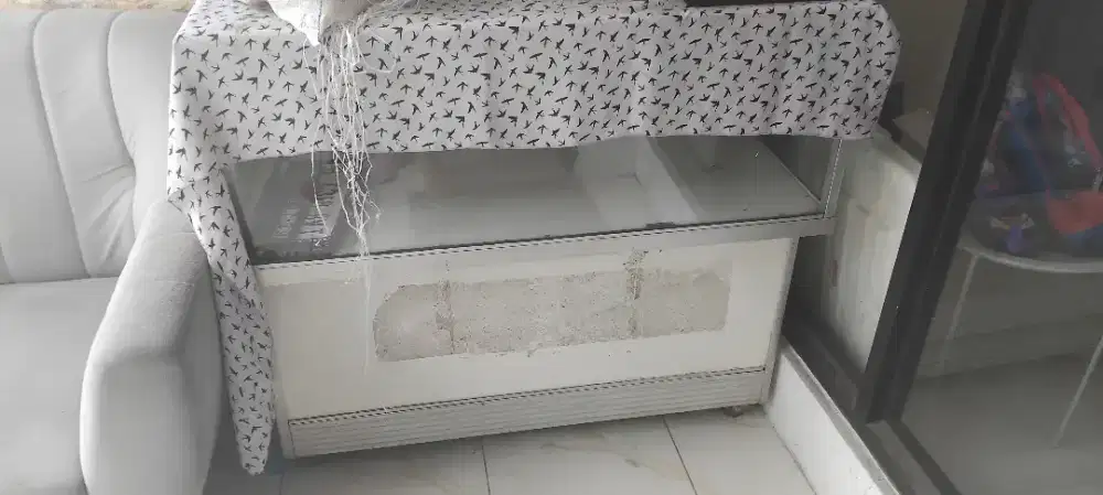 ETALASE JUALAN/KONTER